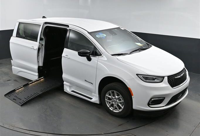 
								Chrysler Pacifica PCSELECT SR517454 full									