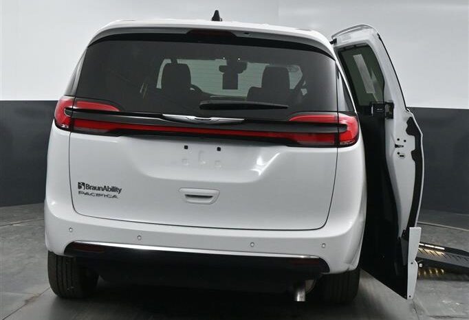 
								Chrysler Pacifica PCSELECT SR517454 full									