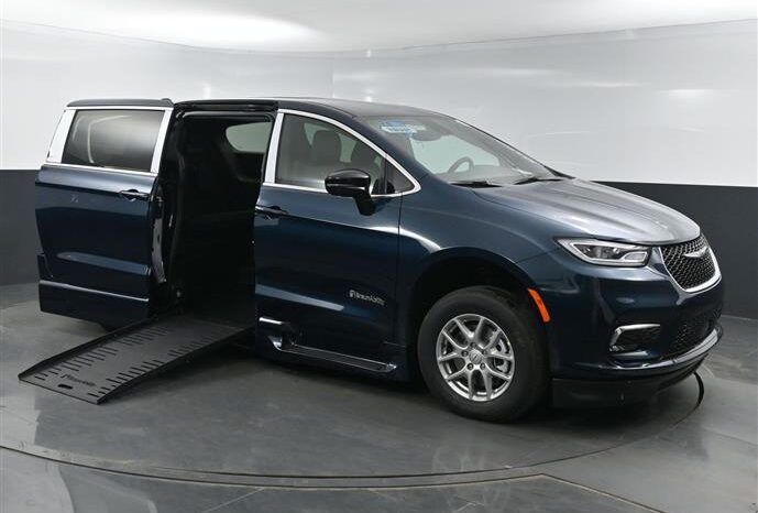 
								Chrysler Pacifica PCSELECT SR586340 full									