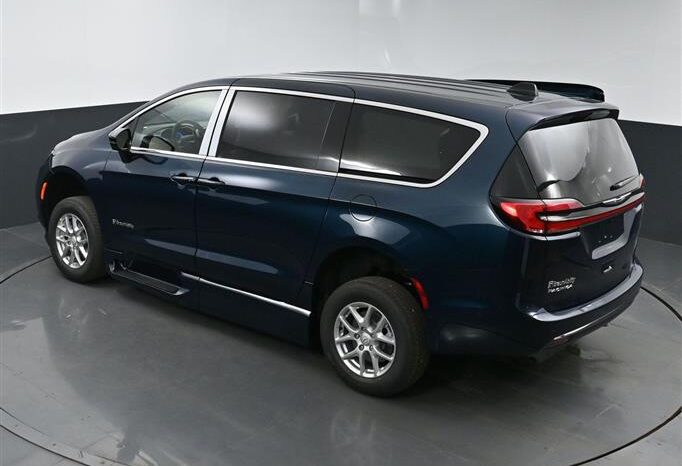 
								Chrysler Pacifica PCSELECT SR586340 full									