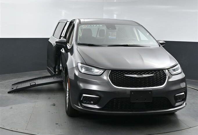
								Chrysler Pacifica PCTOURING PR581597 full									