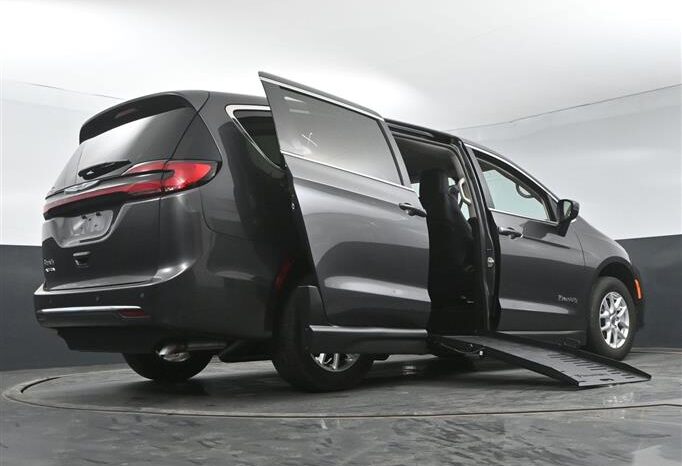 
								Chrysler Pacifica PCTOURING PR581597 full									
