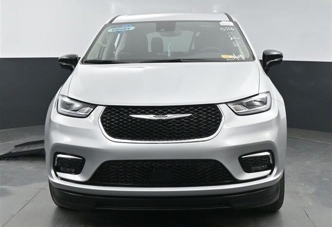 
								Chrysler Pacifica PCTOURING L RR146789 full									