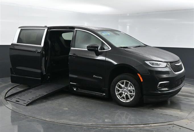 
								Chrysler Pacifica PCSELECT SR515916 full									