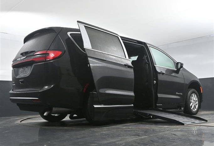 
								Chrysler Pacifica PCSELECT SR515916 full									