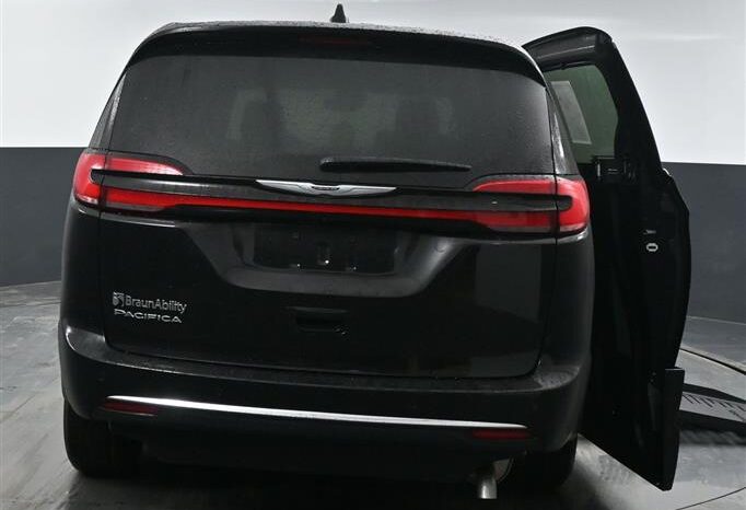 
								Chrysler Pacifica PCSELECT SR515916 full									
