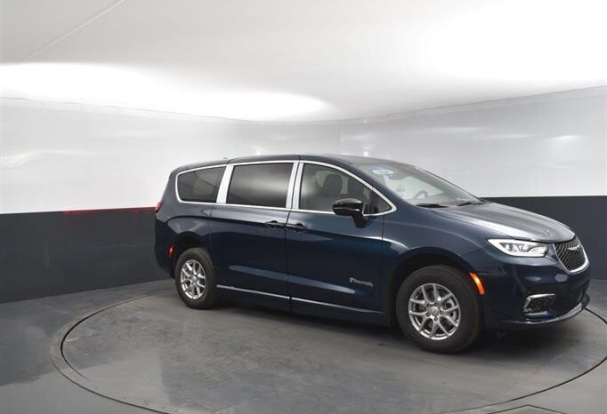 
								Chrysler Pacifica PCSELECT SR579776 full									