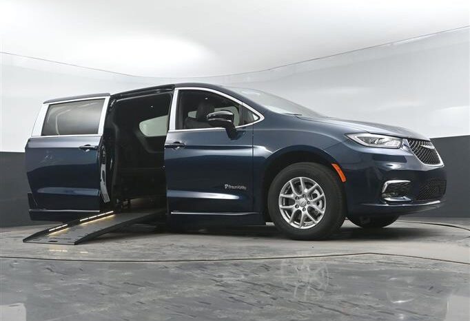 
								Chrysler Pacifica PCSELECT SR579776 full									