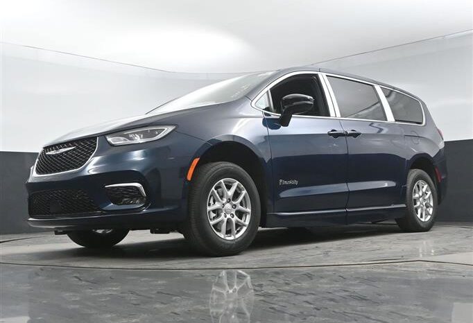 
								Chrysler Pacifica PCSELECT SR579776 full									