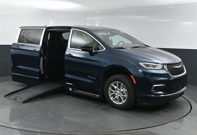 
								Chrysler Pacifica PCSELECT SR586257 full									
