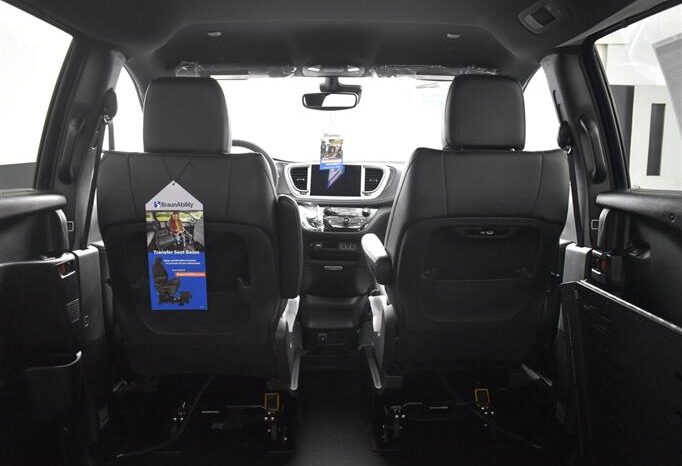 
								Chrysler Pacifica PCSELECT SR586257 full									