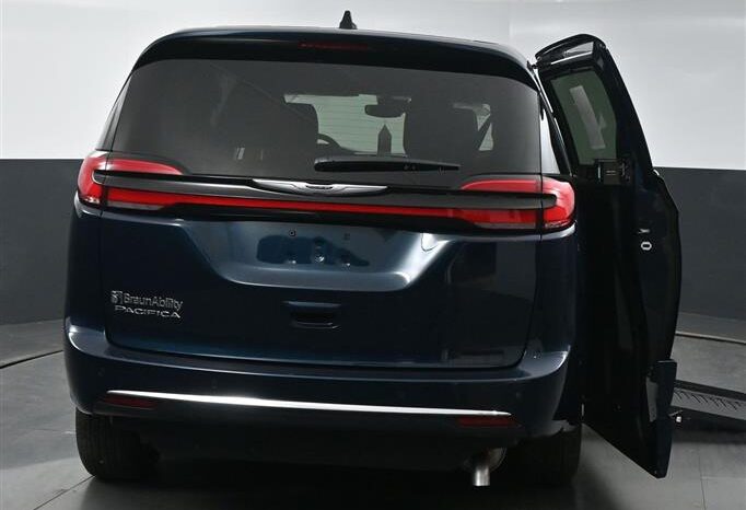 
								Chrysler Pacifica PCSELECT SR586257 full									