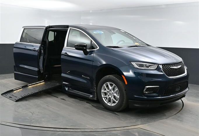 
								Chrysler Pacifica PCSELECT SR517433 full									