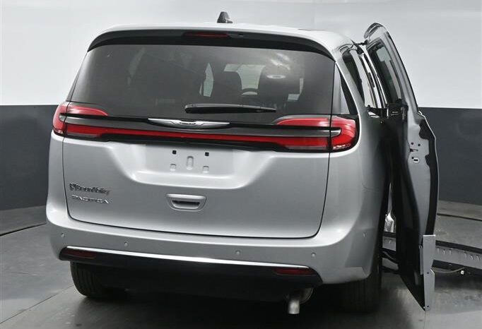 
								Chrysler Pacifica PCTOURING L RR144025 full									