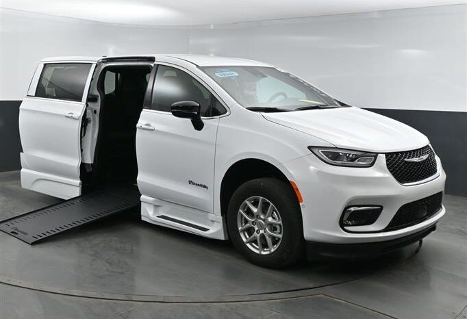 
								Chrysler Pacifica PCSELECT SR500706 full									