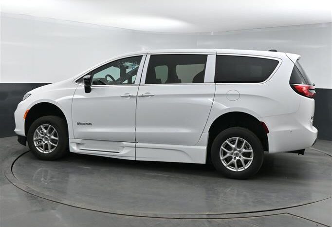 
								Chrysler Pacifica PCSELECT SR500706 full									
