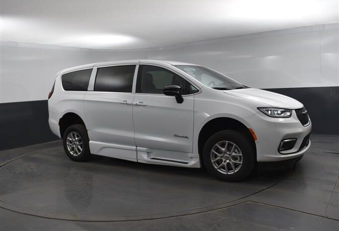 
								Chrysler Pacifica PCSELECT SR500706 full									