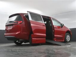 
										Chrysler Pacifica PCSELECT SR562428 full									