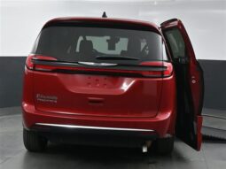 
										Chrysler Pacifica PCSELECT SR562428 full									