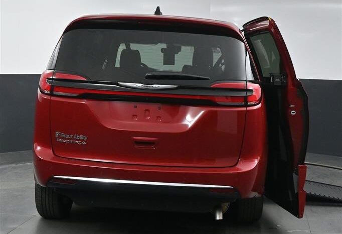 
								Chrysler Pacifica PCSELECT SR562428 full									