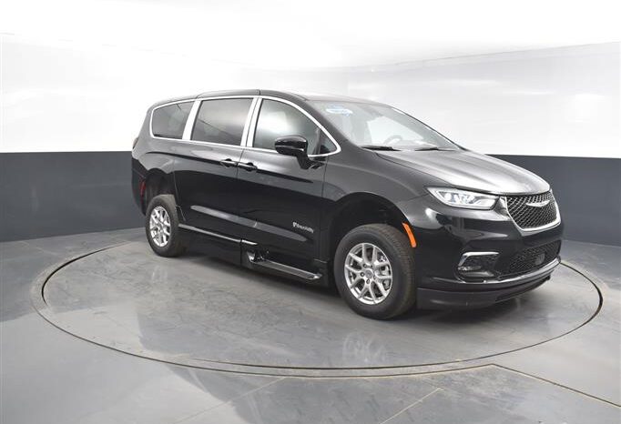 
								Chrysler Pacifica PCSELECT SR515926 full									