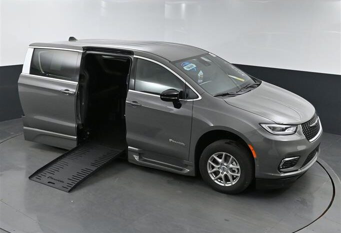 
								Chrysler Pacifica PCSELECT SR524903 full									