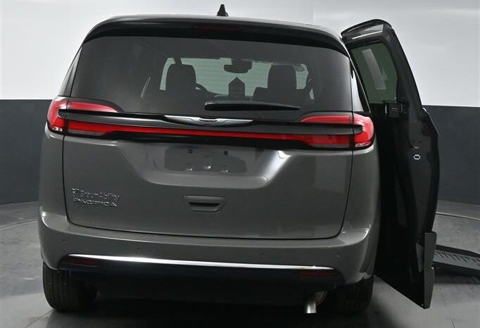 
								Chrysler Pacifica PCSELECT SR524903 full									