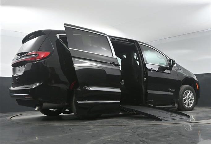 
								Chrysler Pacifica PCSELECT SR524917 full									