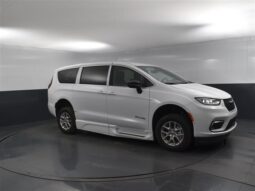 
										Chrysler Pacifica PCSELECT SR524996 full									