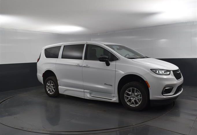
								Chrysler Pacifica PCSELECT SR524996 full									