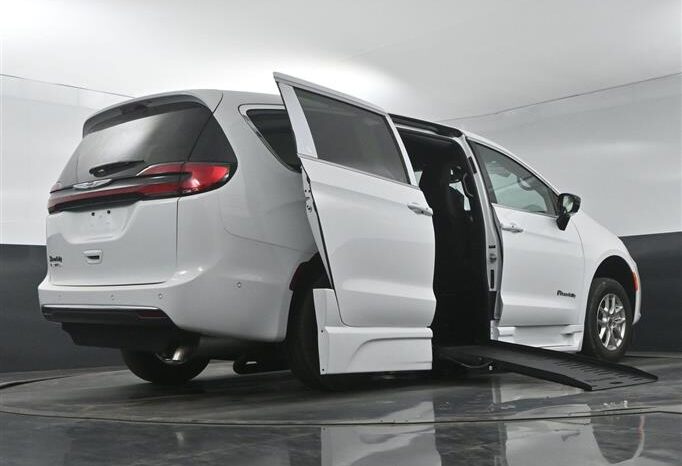 
								Chrysler Pacifica PCSELECT SR524996 full									