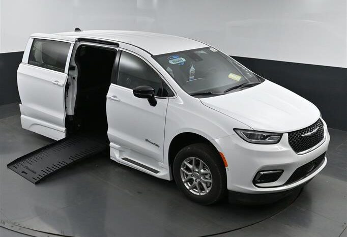 
								Chrysler Pacifica PCSELECT SR524996 full									