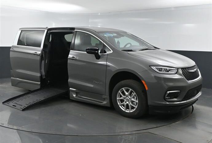 
								Chrysler Pacifica PCSELECT SR528756 full									