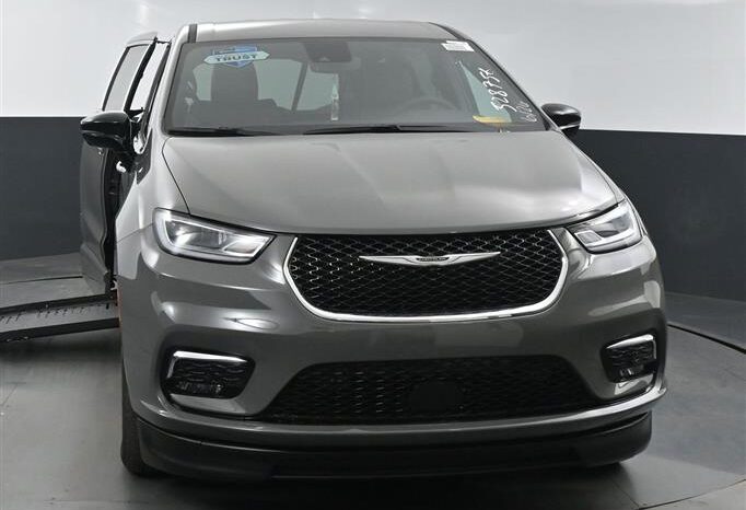 
								Chrysler Pacifica PCSELECT SR528756 full									