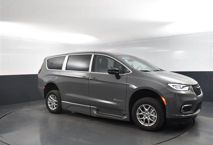 
								Chrysler Pacifica PCSELECT SR528756 full									