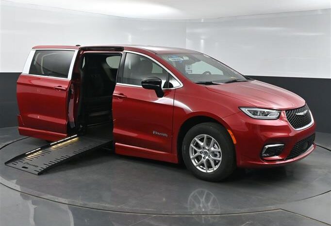 
								Chrysler Pacifica PCSELECT SR562423 full									