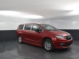 
										Chrysler Pacifica PCSELECT SR562423 full									