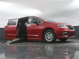 
										Chrysler Pacifica PCSELECT SR562423 full									