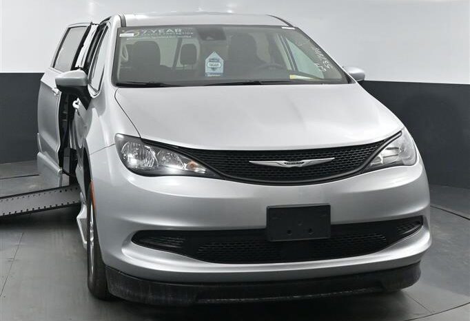 
								Chrysler Voyager LX PR537448 full									