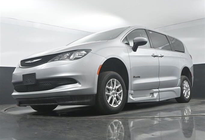 
								Chrysler Voyager LX PR537448 full									