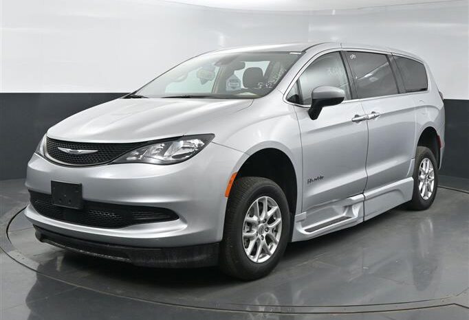 
								Chrysler Voyager LX PR537448 full									