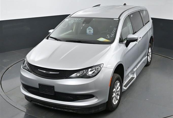 
								Chrysler Voyager LX PR537448 full									