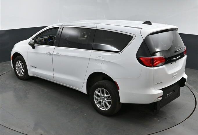 
								Chrysler Voyager LX PR595942 full									