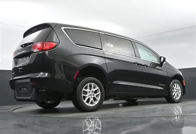
								Chrysler Voyager LX NR203467 full									