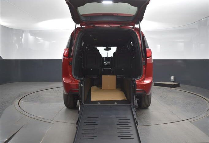 
								Chrysler Voyager LX SR556853 full									
