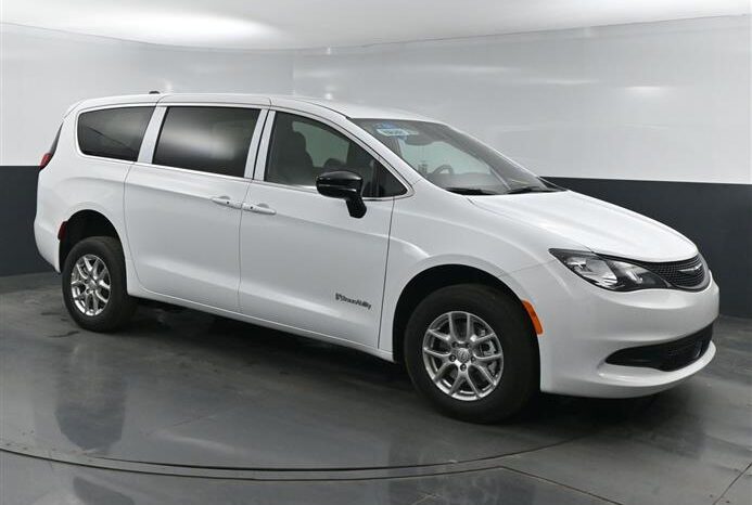 
								Chrysler Voyager LX SR597502 full									