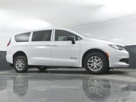 Chrysler Voyager LX SR597502