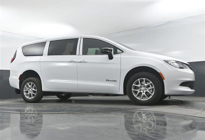 
								Chrysler Voyager LX SR597502 full									