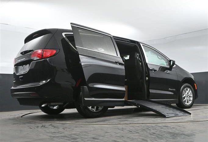 
								Chrysler Voyager LX SR563778 full									