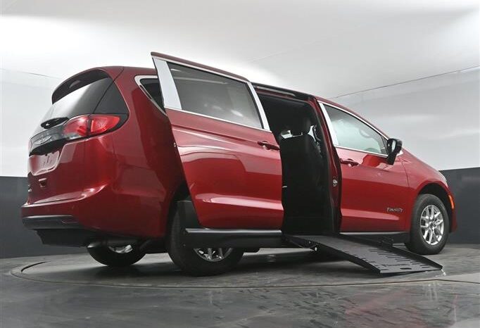 
								Chrysler Voyager LX SR556838 full									
